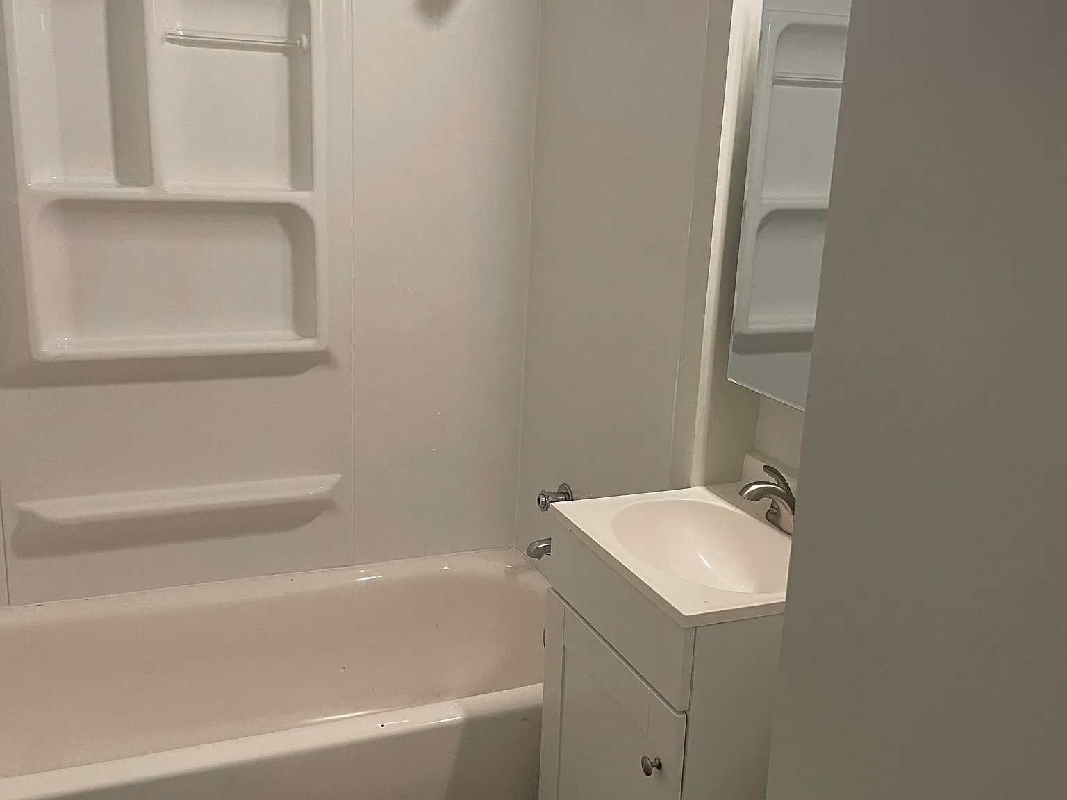 2 bed, 750 sqft, $1,100 — Photo 3