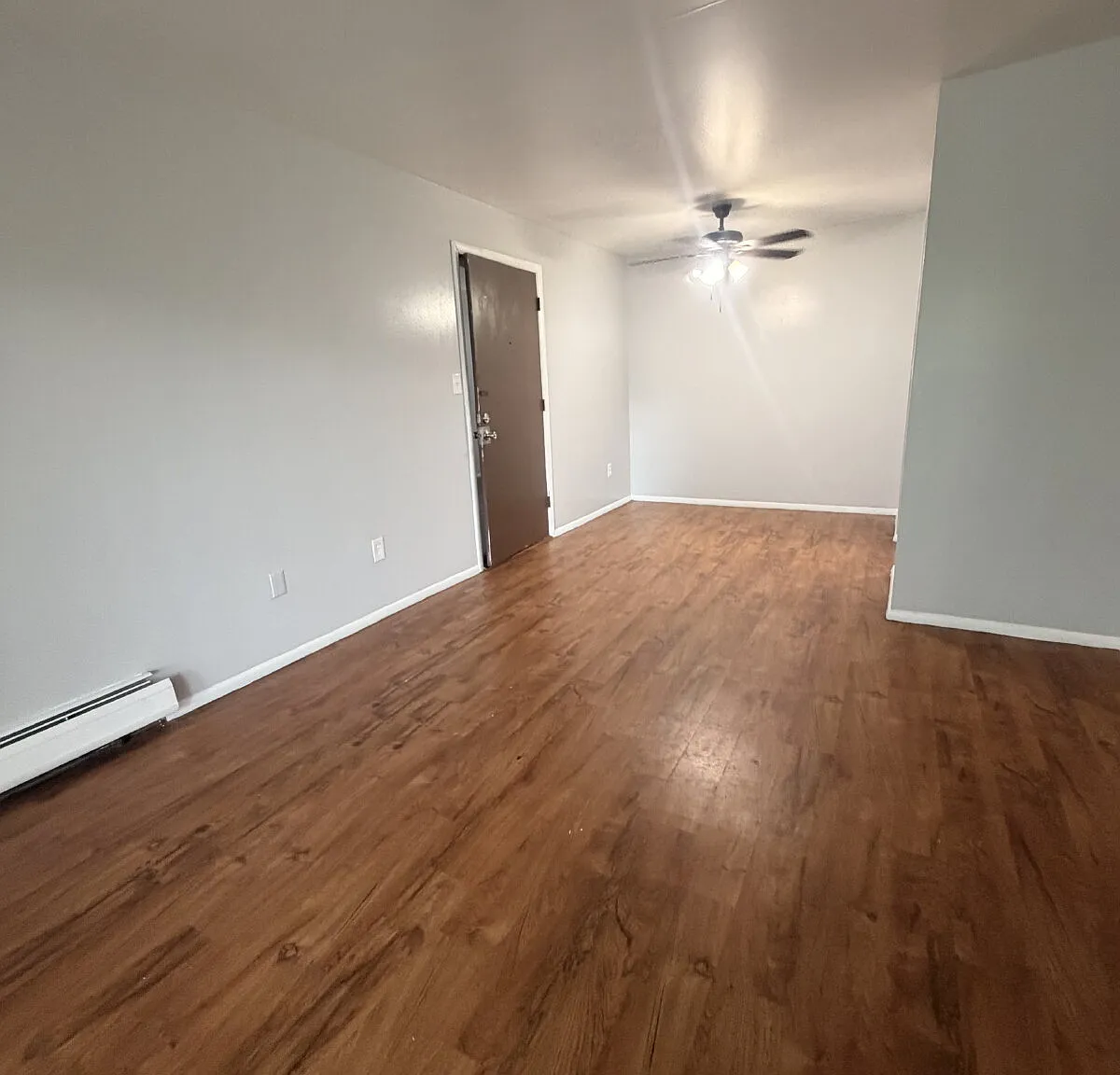 1 bed, 1.0 bath, 800 sqft, $875 — Photo 2