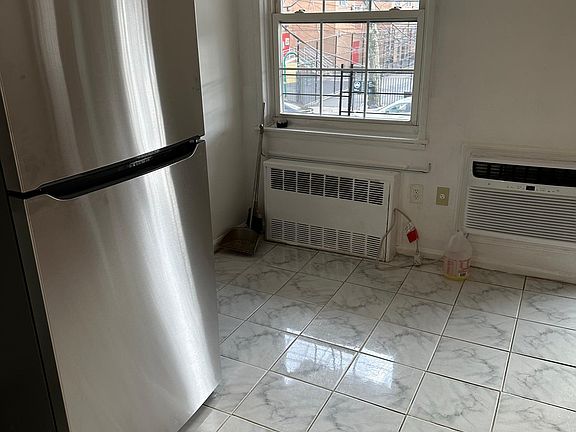 2nd image of 1025 E 104th St #2