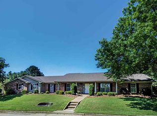 200 Rolling Meadows Dr, Jackson, MS 39211