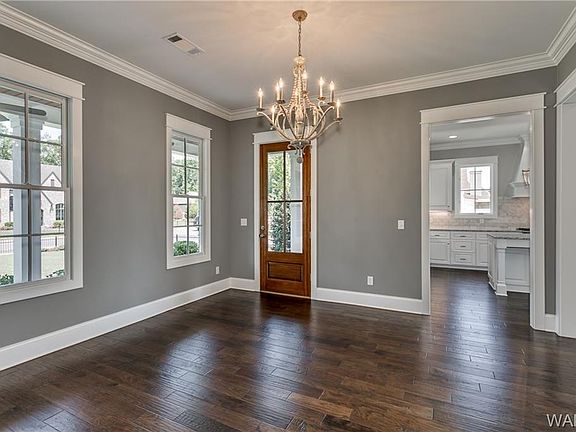 4th image of 5477 Alexander Ave