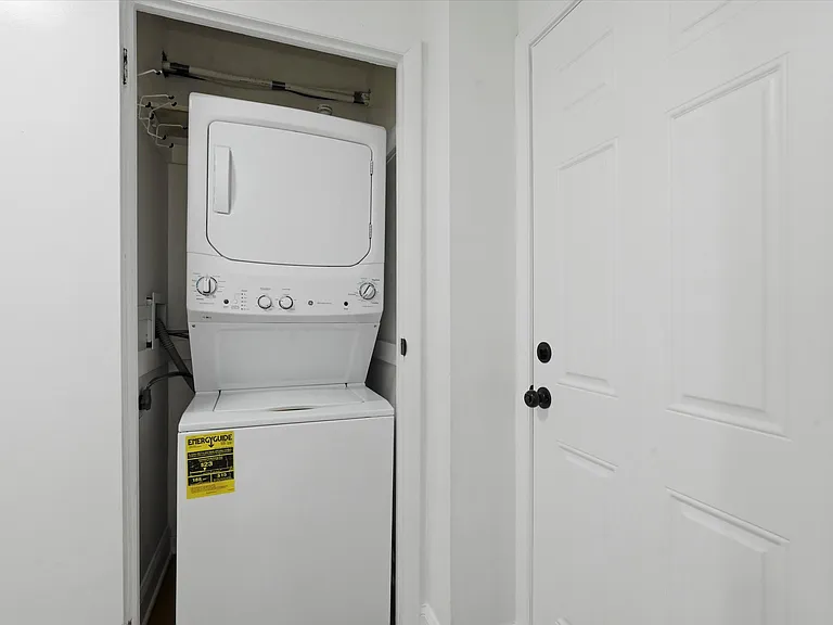 1006 Pine St #3 — Photo 9