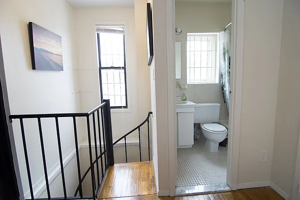 Rented by Magnone Real Estate | media 19