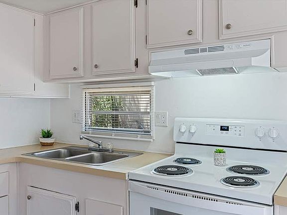 3rd image of 5445 N Shannon Rd #13