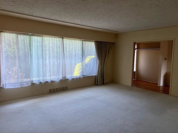 3rd image of 8280 Francis Rd