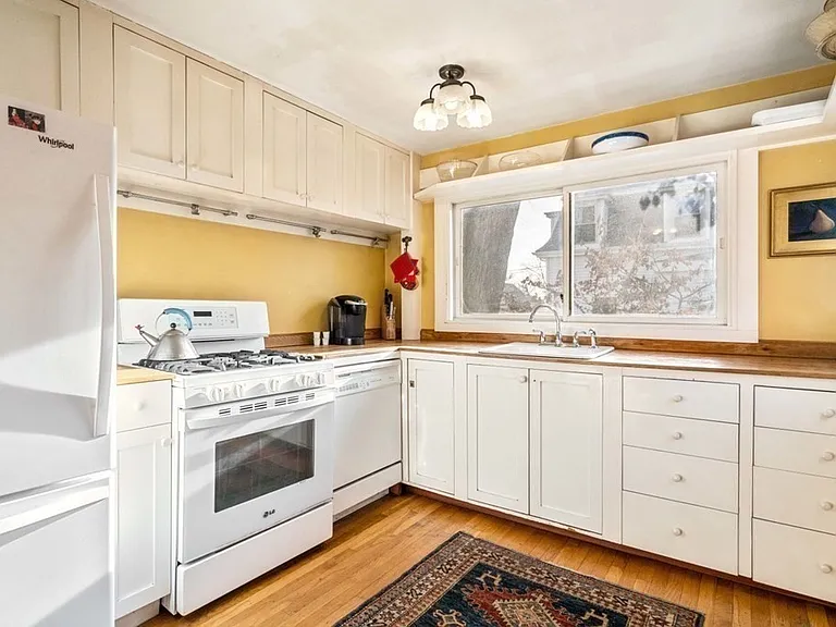 11R Berkeley St — Photo 6