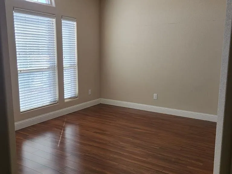 1109 Cerrillos Ave — Photo 3