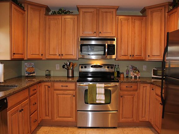 Kitchen (view from breakfast nook)