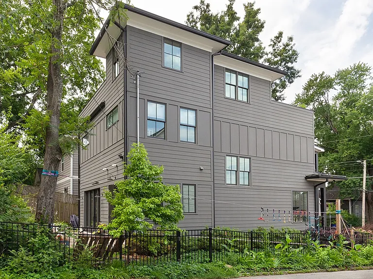 702 Grant Ter SE — Photo 3