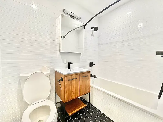 Rented by Century 21 Premier  | media 3