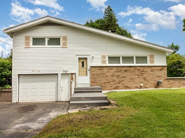 2114 Meadowlane Dr, Lansing, MI 48906