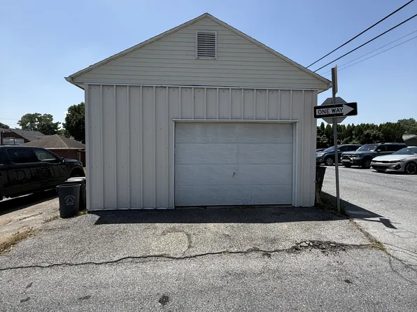 753 E Main St, Annville, PA 17003