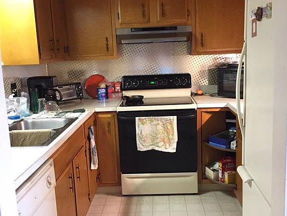 5th image of 924 Canterbury Ln