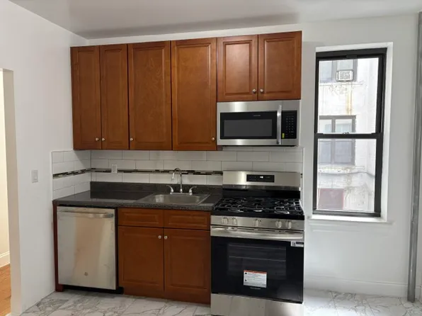 25-62 41st Street image 1 of 11