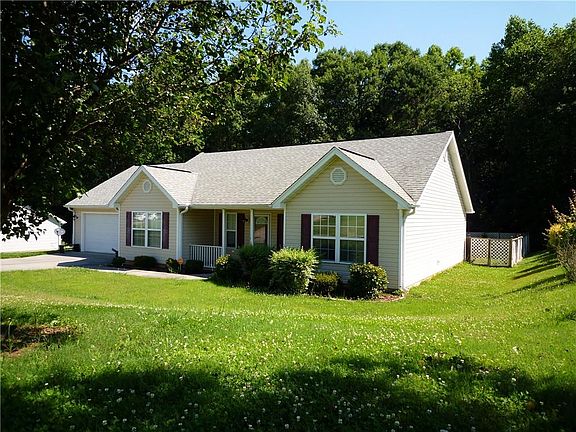 2nd image of 116 Templewood Ct