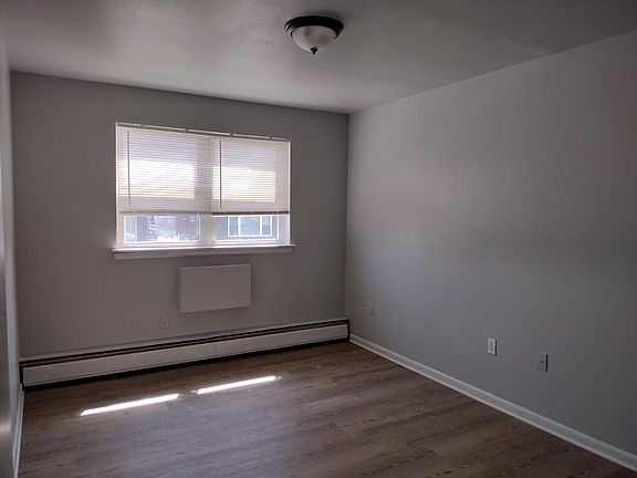 2nd image of 1801 Evarts St APT C2