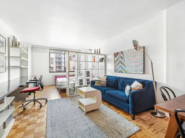 393 W 49th St, New York, NY