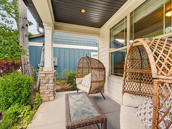 4th image of 557 E Craftsman Way N