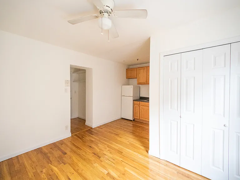 20 Sidney Pl #3D — Photo 11