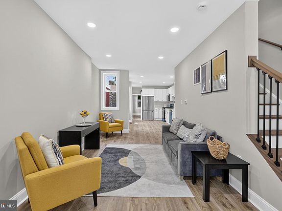 4th image of 1005 Maple St