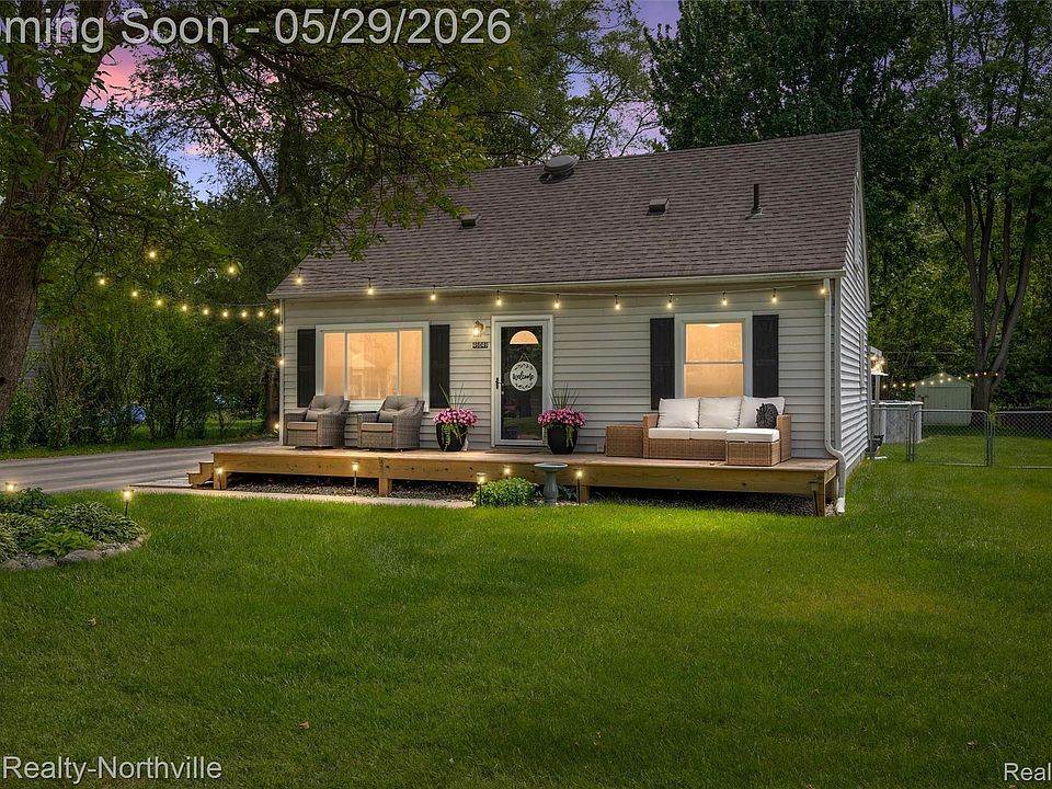 1st image of 46049 Chatsworth Dr