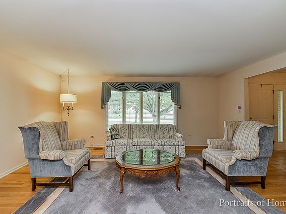 2nd image of 20W515 Peters Dr