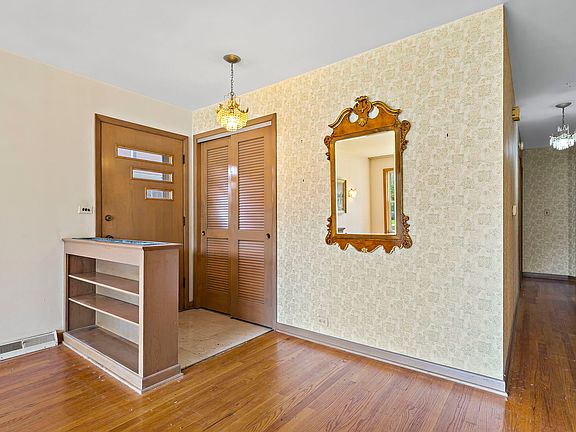 3rd image of 7806 Kildare Ave