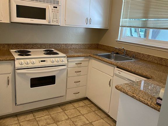 5th image of 1540 Hudson St APT 201