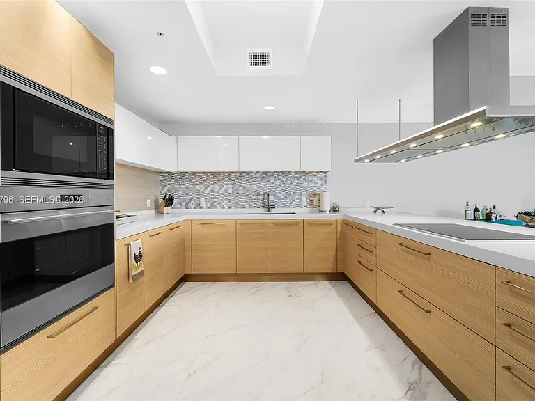 17111 Biscayne Blvd #307 — Photo 9