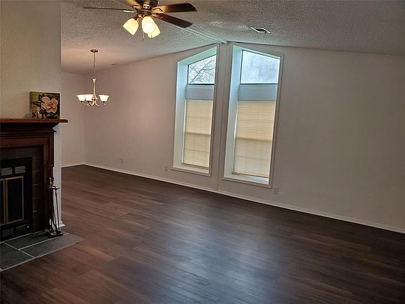 2nd image of 339 De Haes Ave