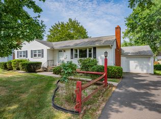 195 Fairlane Dr, Wethersfield, CT 06109