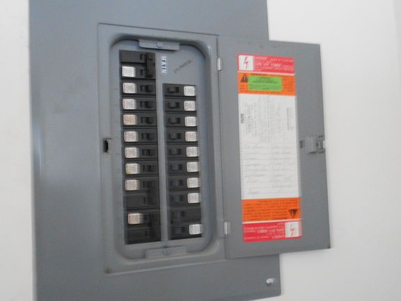 2nd image of 822 Gramercy Turn