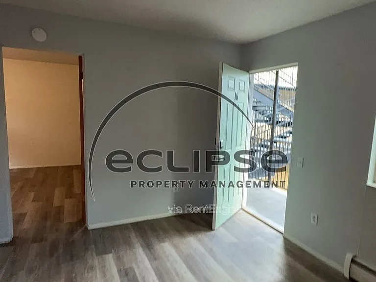 Summit View Apartments — Photo 61