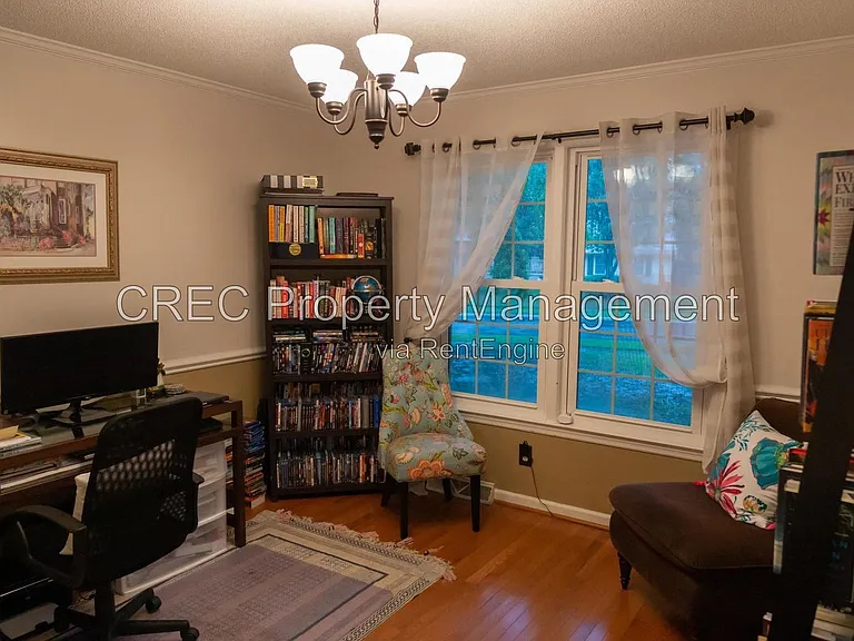 114 Queensbury Cir — Photo 11