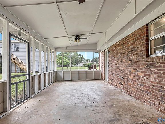 3rd image of 206 Plantation Dr