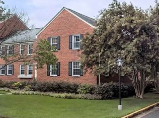 6608 10th St UNIT A2, Alexandria, VA 22307