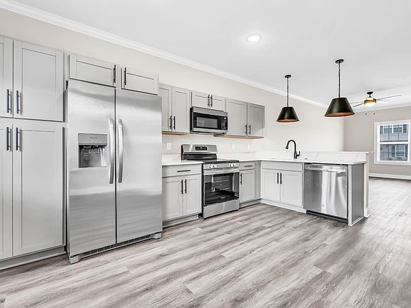 4th image of 446 Needmore Rd #801