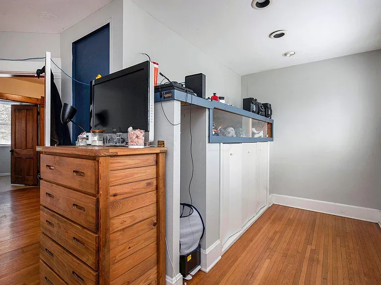400 E Oakland Ave — Photo 19