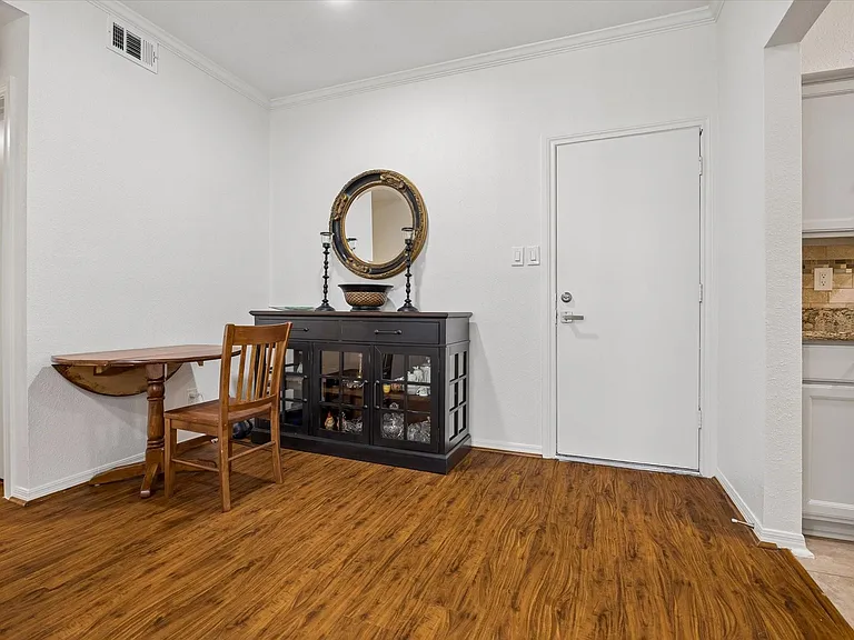 1201 Bering Dr #31 — Photo 2