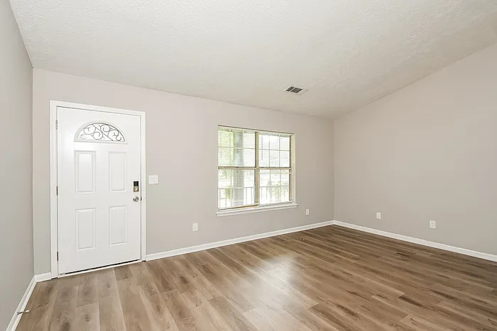 580 Tarragon Way SW — Photo 4
