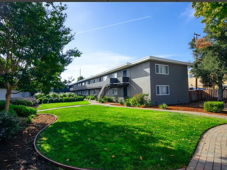 Garden Court Apartments — Photo 6