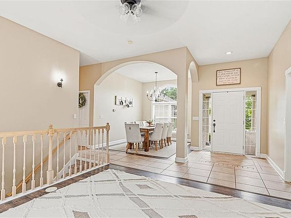 3rd image of 1305 SW Graystone Cir