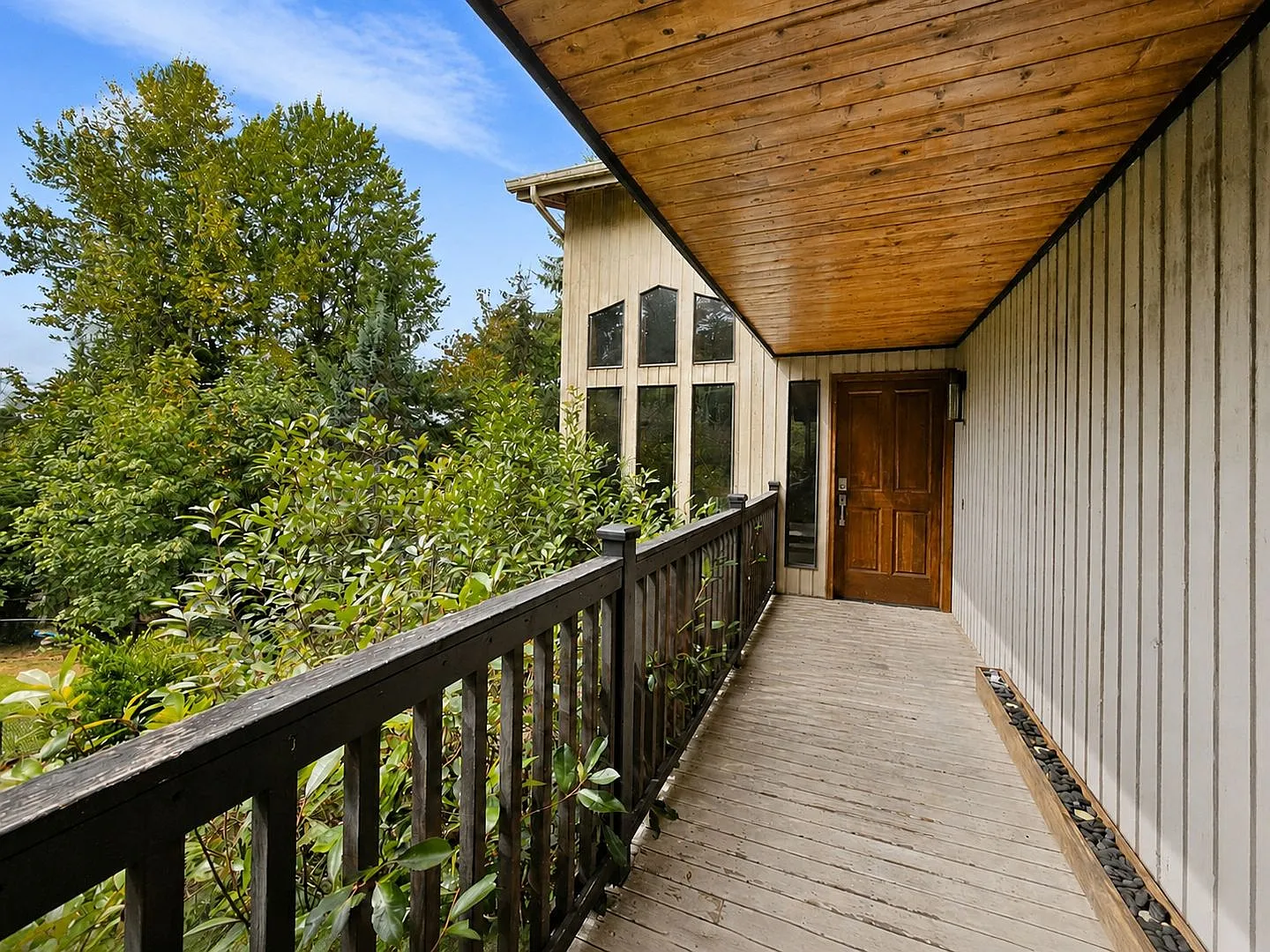 NW Contemporary Home w/ Mid-Modern Character — Photo 2