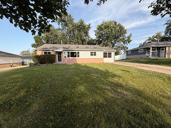 2nd image of 465 Arizona Blvd