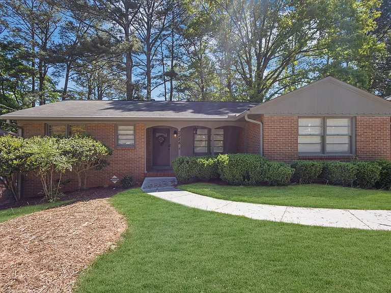 Bryant Dr — Photo 2