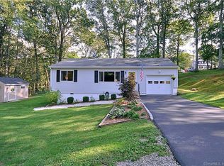 5 Locust Trl, Danbury, CT 06811