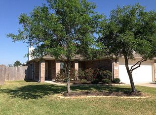 222 Silverbrook Ln, Dickinson, TX 77539