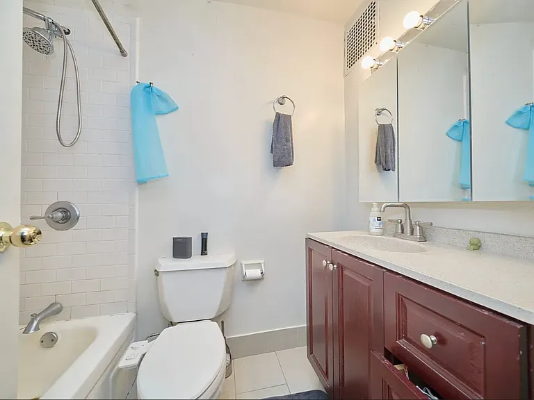 134 E 13th St #3W — Photo 7