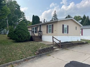23 Amanda St NW, Barberton, OH 44203
