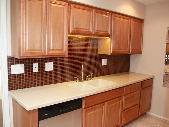 4th image of 10034 W Lancaster Dr